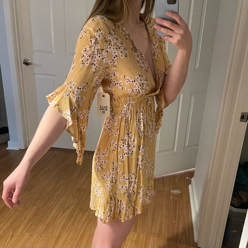 Yellow floral billabong dress